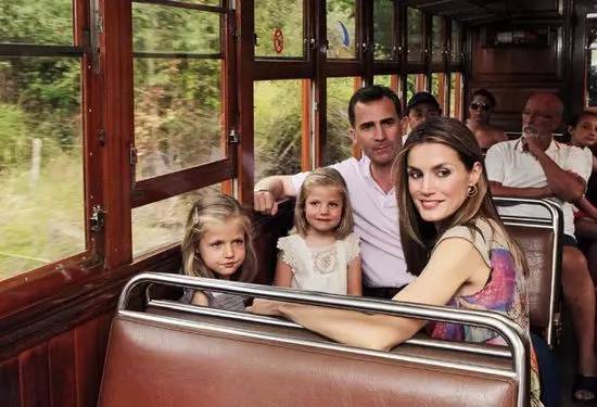 名流｜她如何从洛丽塔变身西班牙王后？