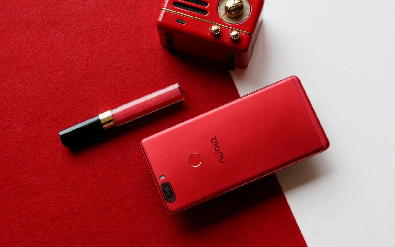 红色上衣可爱百搭简约款穿搭,红色衣服穿搭女秋冬内搭