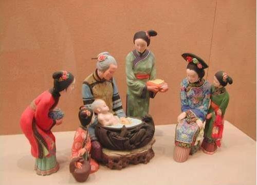 宝宝满月酒什么时候办,宝宝满月酒一般谁办