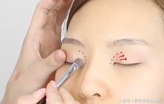 短发扎马尾好看的发型简单,短发发型怎么扎简单好看低马尾