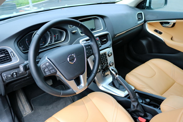 沃尔沃新款v40试驾,试驾沃尔沃v40