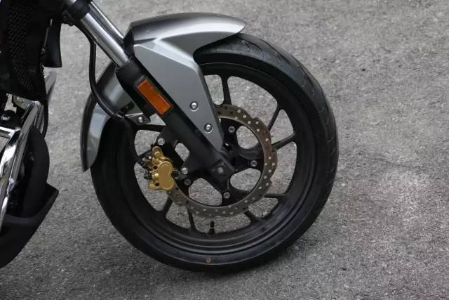 五羊本田猛鸷cb190x有时钟显示吗,猛鸷190对比新大洲本田cb190x