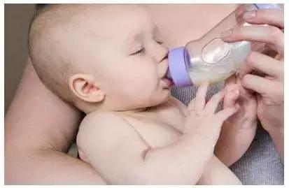 奶粉有气泡是不是质量问题,奶粉冲出来有疙瘩和质量有关吗