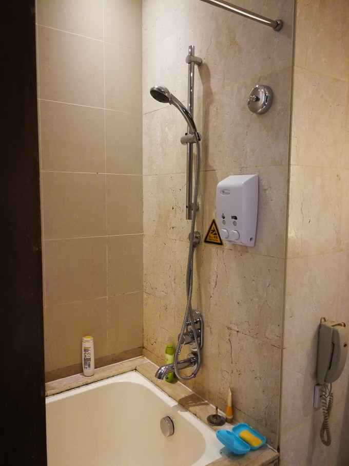 带着老妈和宝贝游三亚（两家铂尔曼和亚龙湾红树林度假之旅）