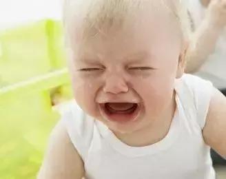 上火的宝宝们要多喝水,宝宝上火妈妈多喝水有用吗