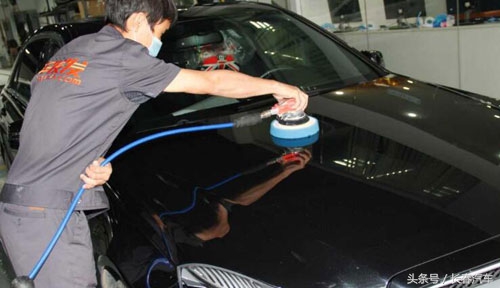 汽车打蜡镀膜镀晶哪一个比较好,汽车珍珠白漆面打蜡