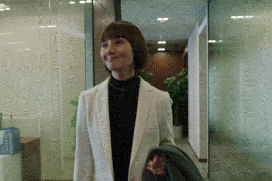 出道6年仍是新人,celinebox大红色