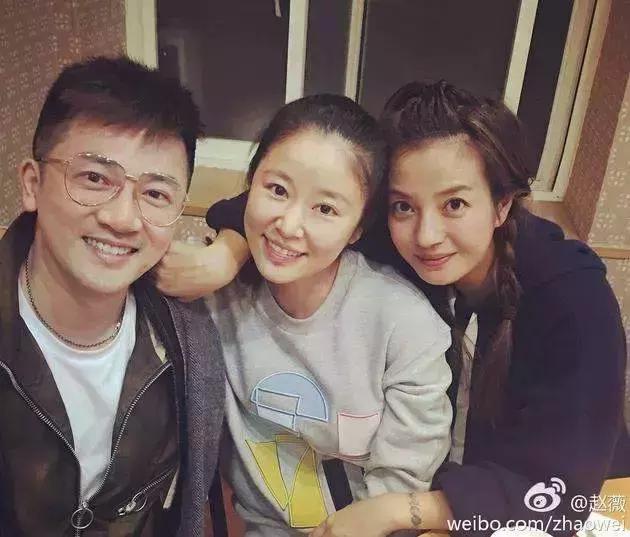 赵薇穿搭夏装,女人学赵薇穿衣搭配