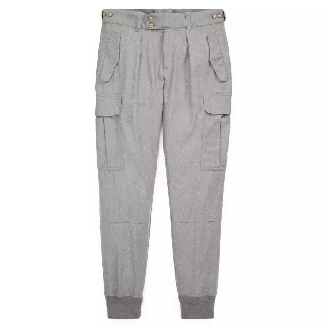 你在单车上看风景，别人却都在笑话你