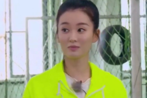 鹿晗乔欣踢球,鹿晗萝卜蹲完整版