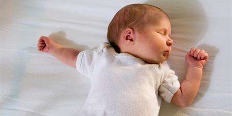 三岁孩子晚上转圈睡觉怎么回事,晚上睡觉不自觉转圈