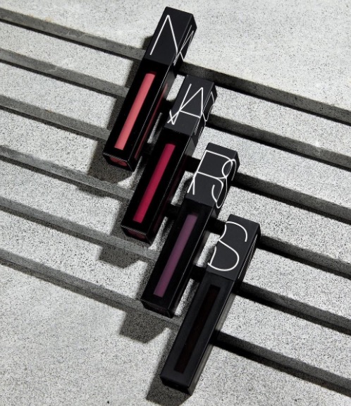 赵丽颖和杨幂白西装,别人家的男友