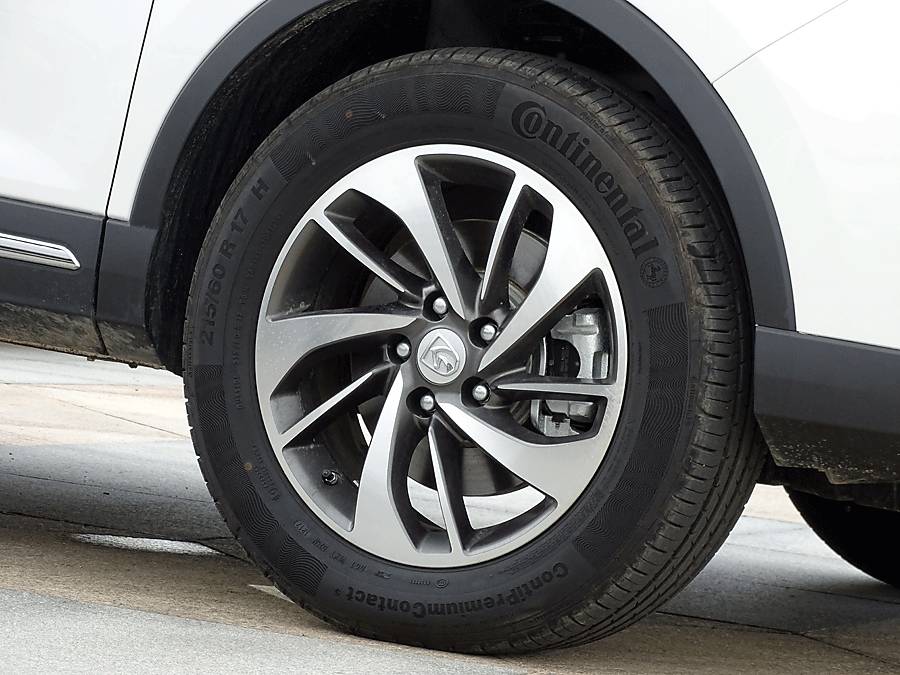 宝骏560半自动挡值得入手吗,2019款全新宝骏560自动挡顶配