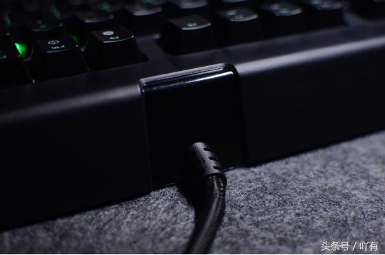 雷蛇黑寡妇v2黄轴,罗技g915和雷蛇黑寡妇v2pro哪个好