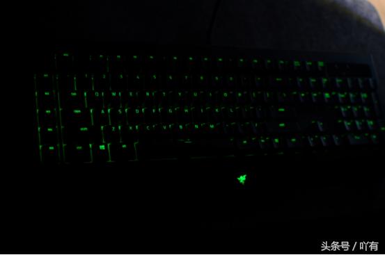 雷蛇黑寡妇v2黄轴,罗技g915和雷蛇黑寡妇v2pro哪个好