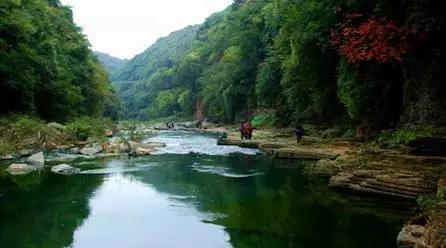 云南昆明悠闲的夏天避暑环境,昆明周边最好的避暑城市