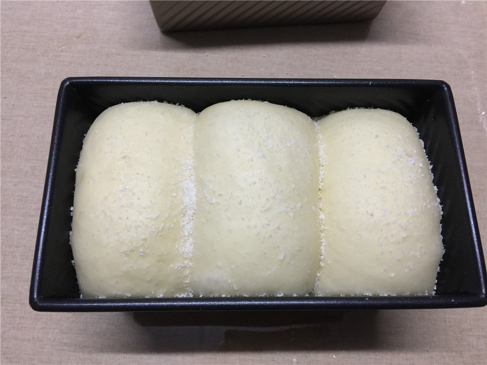 现烤松软的吐司奶香味十足,怎样制作柔软拉丝的吐司