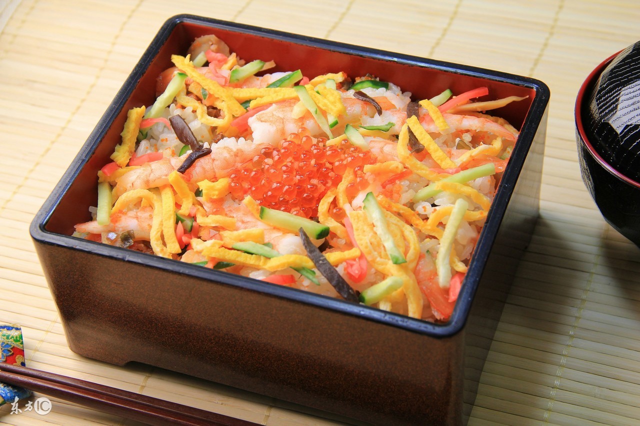 小孩爱含饭怎么办,小孩喂饭的时候老是含饭怎么办