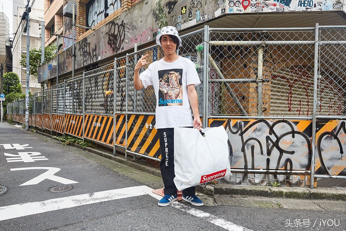 supreme17fw全黑卫衣,supremefw17