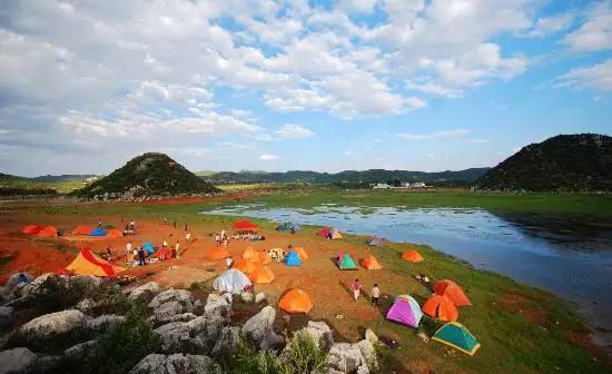 云南昆明悠闲的夏天避暑环境,昆明周边最好的避暑城市