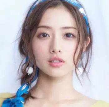 发带编发发型简单又好看,怎么编发发带发型教程