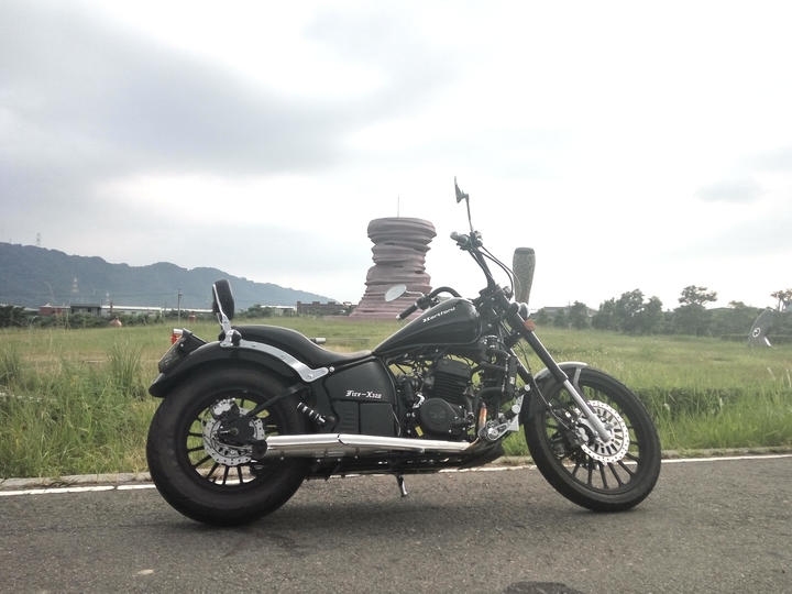 台湾车手试驾视频,国产大巡航摩托车测评