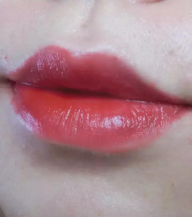 givenchy粉丝绒口红,givenchy限量粉羊皮变色唇膏