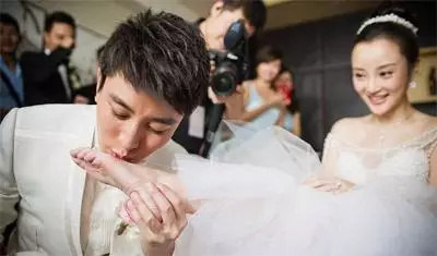 赵又廷夫妇秀恩爱视频,赵又廷和周杰伦吻戏