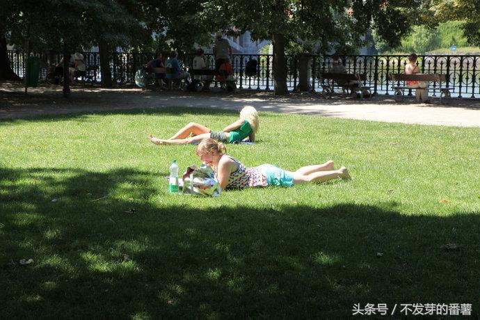 与杭州相等的欧洲小国，房价便宜，幸福指数比日本高