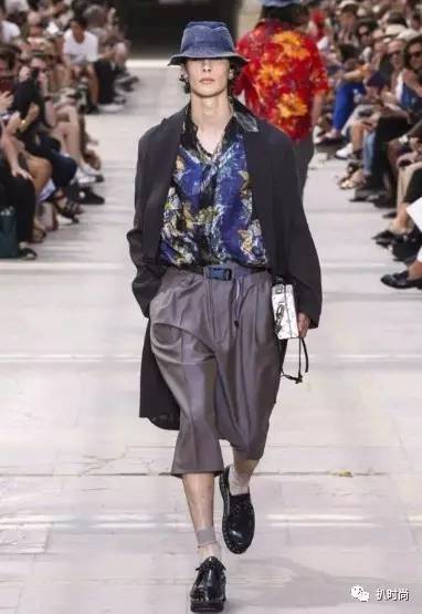 当下男装流行款式,男装宽松百慕大短裤流行趋势