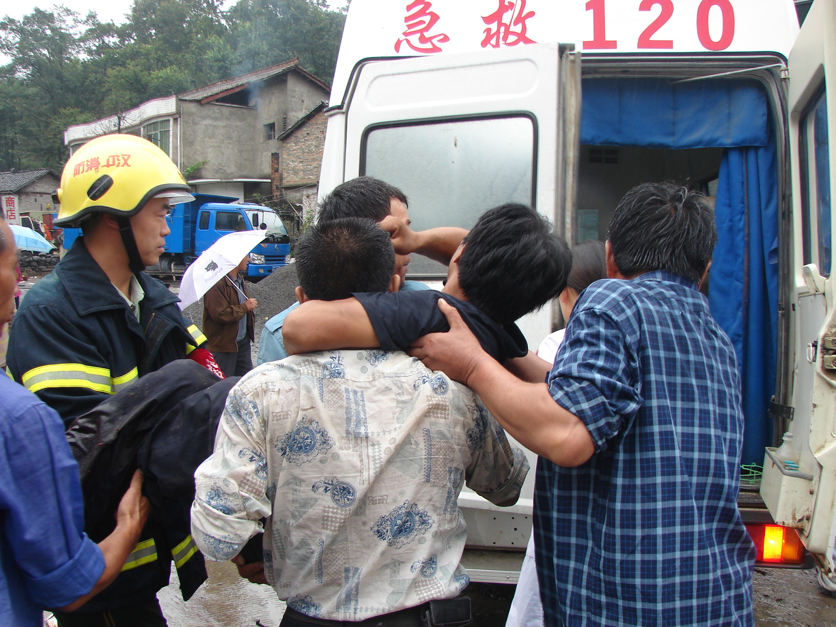 车祸现场急救视频,车祸受伤最佳处理方法