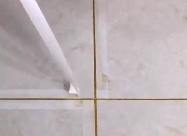 瓷砖美缝应该自己做还是请师傅做,地砖美缝拖地都把缝弄黑了咋办