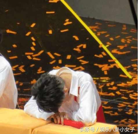 易烊千玺三小只演唱会同台跳舞,三小只易烊千玺现状