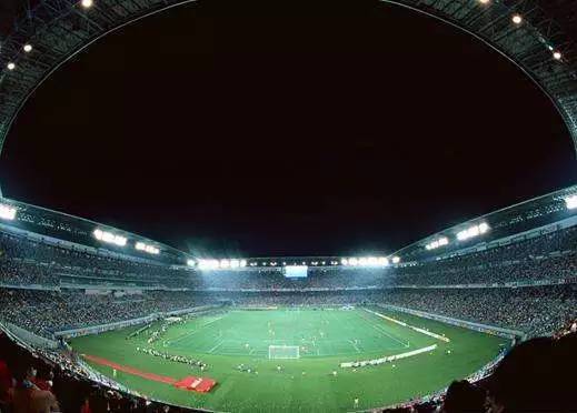 看完这一篇，如果你爱上沙滩足球，我们可不负责