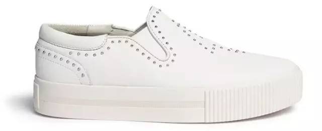 一双小白鞋怎么搭配衣服,一双小白鞋搞定今夏所有搭配