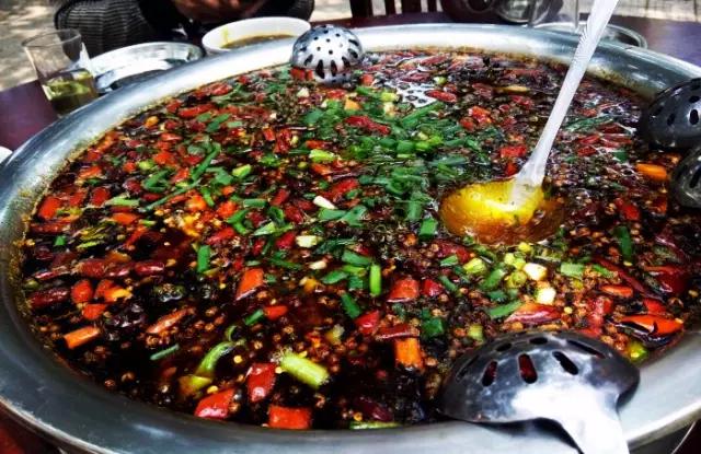 重庆这些人气爆棚却经济实惠的美食，你吃过几个？超全整理赶紧收