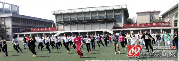 想说爱你不容易广场舞背面分解,想说爱你不容易广场舞完整版