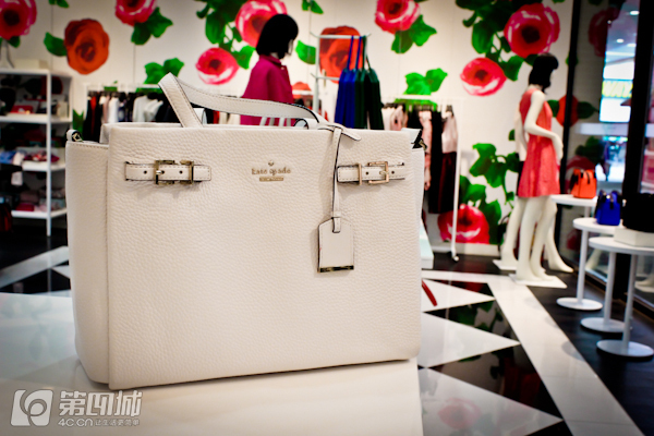 有折扣丨没买新包新鞋新衣服的，都奔这儿去了！