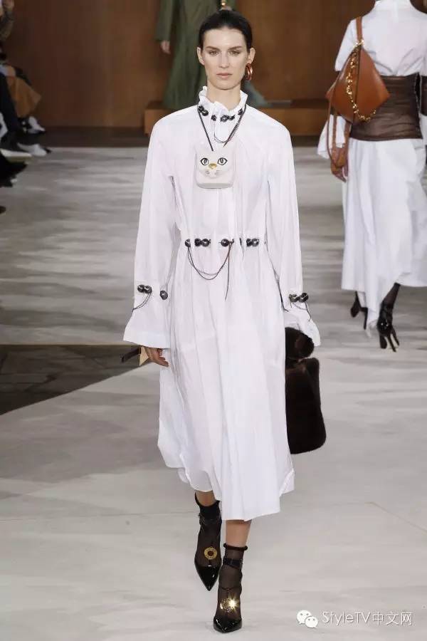 loewe包包经典款,loewe最值得入款的包包