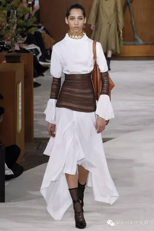 loewe包包经典款,loewe最值得入款的包包