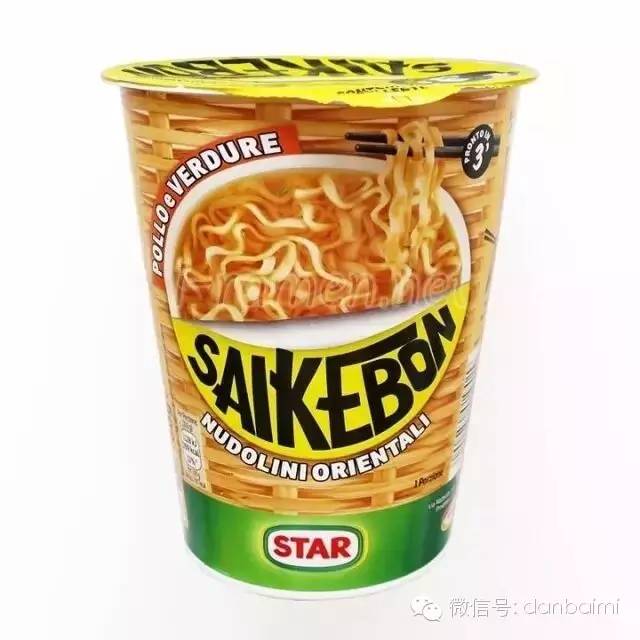 这个男人20年吃遍5600种泡面！还出版了世界泡面全书，疯了吧？