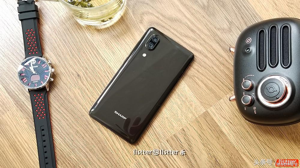 夏普aquos2新款,夏普aquosr2是什么手机