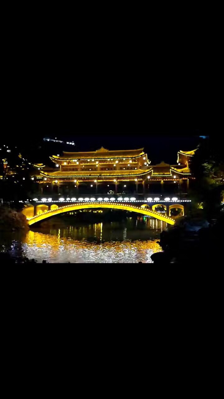 余秋雨西江苗寨的散文,余秋雨描写西江千户苗寨