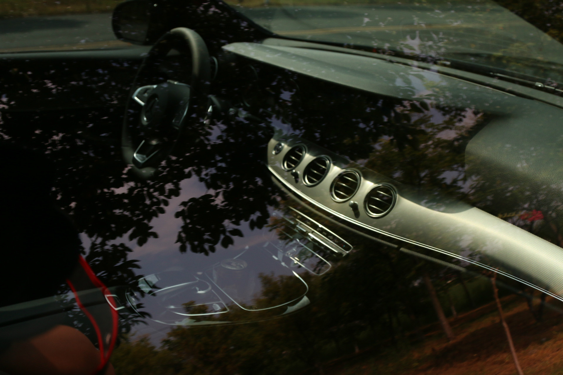 奔驰e级e200的争议点,奔驰e级2024款e200配置参数