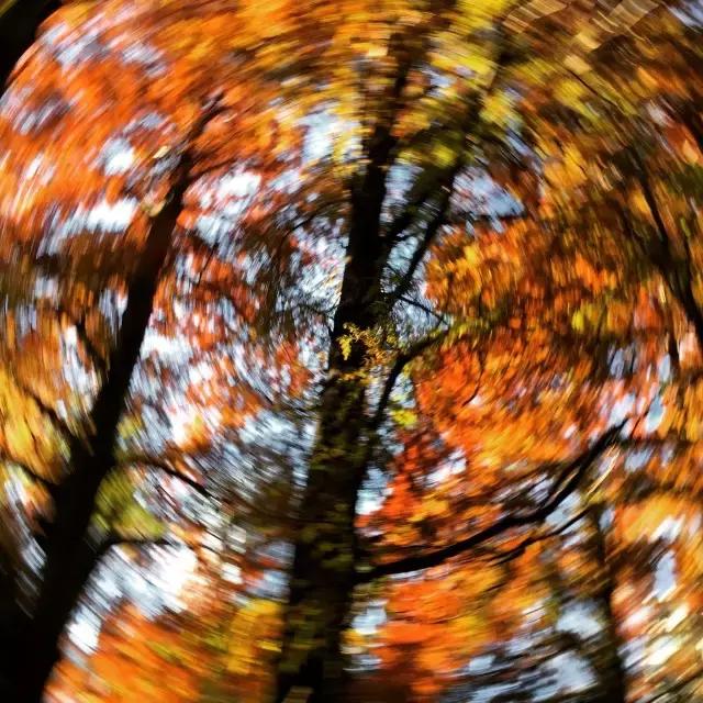 摄影背景模糊人物清晰,变焦模糊摄影教程