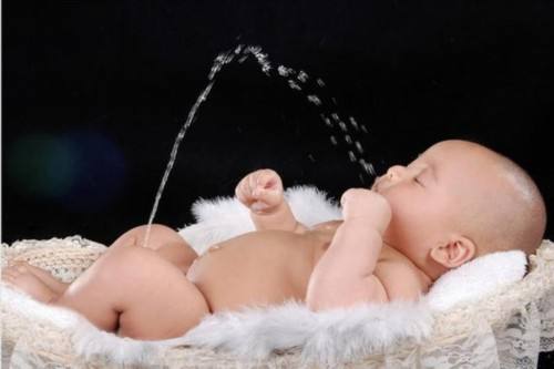 小孩鞋子尿味怎么去除,宝宝尿在鞋上尿味怎么去除