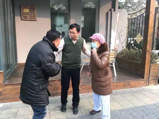 “战菌者”郑波：我就是个“混儿”｜为医生说话不怕被骂