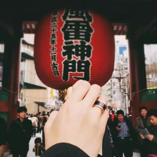 他的朋友圈里都是她,你的朋友圈全是她的照片