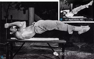 龙旗腹肌,龙旗腹肌怎么练