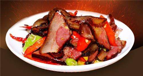 猪耳朵猪头肉猪脚怎么做好吃,煮猪头猪大肠最正宗的做法